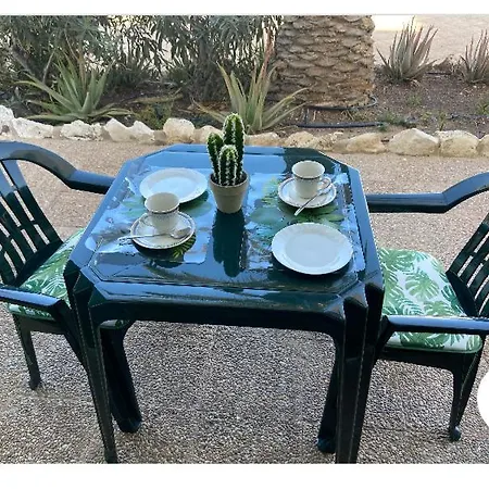 Apartment Bright Appartement, Renovated, Wi- Fi & Parking