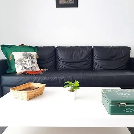 Bright Appartement, Renovated, Wi- Fi & Parking *