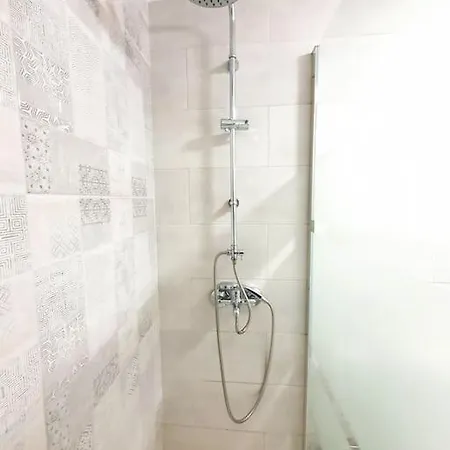 公寓 Bright Appartement, Renovated, Wi- Fi & Parking