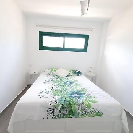 Apartment Bright Appartement, Renovated, Wi- Fi & Parking *