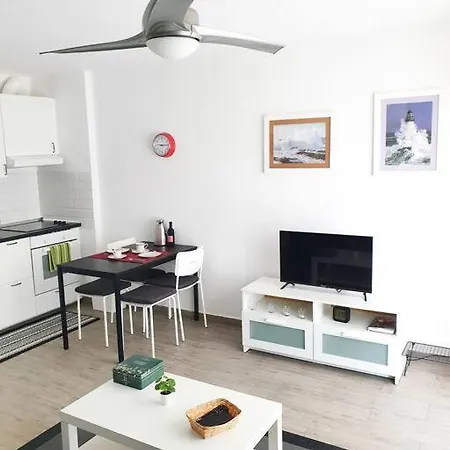 Bright Appartement, Renovated, Wi- Fi & Parking 公寓