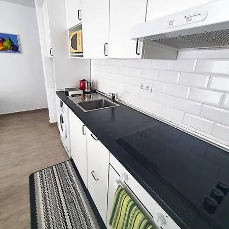Apartment Bright Appartement, Renovated, Wi- Fi & Parking *
